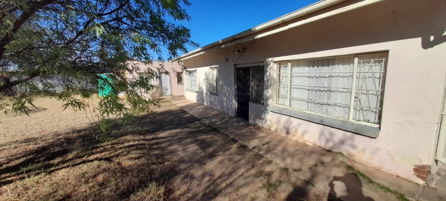 4 Bedroom Property for Sale in Dealesville Free State